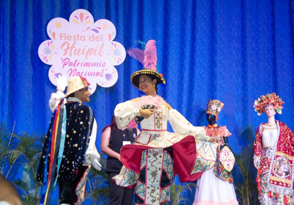 Tercer concurso nacional, diseño y confección de Huipiles tradicionales y creativos